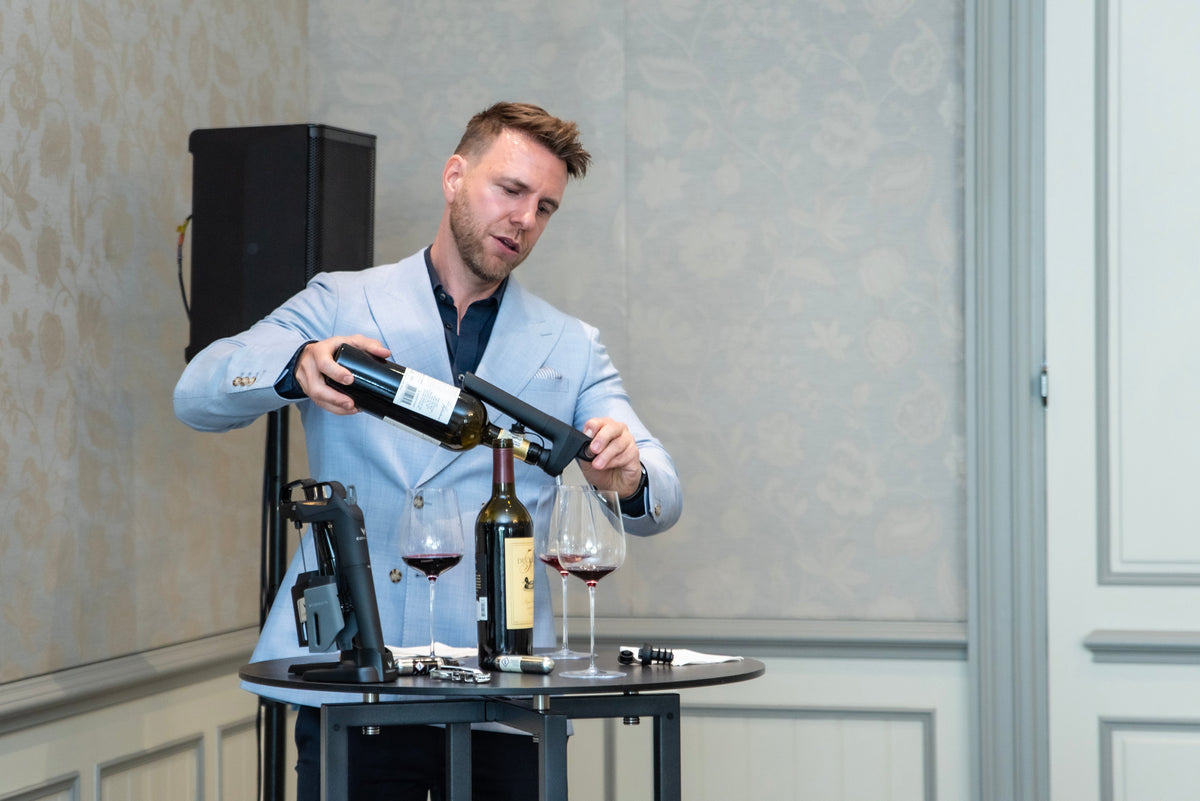gary olasz - coravin masterclass the Savoy London
