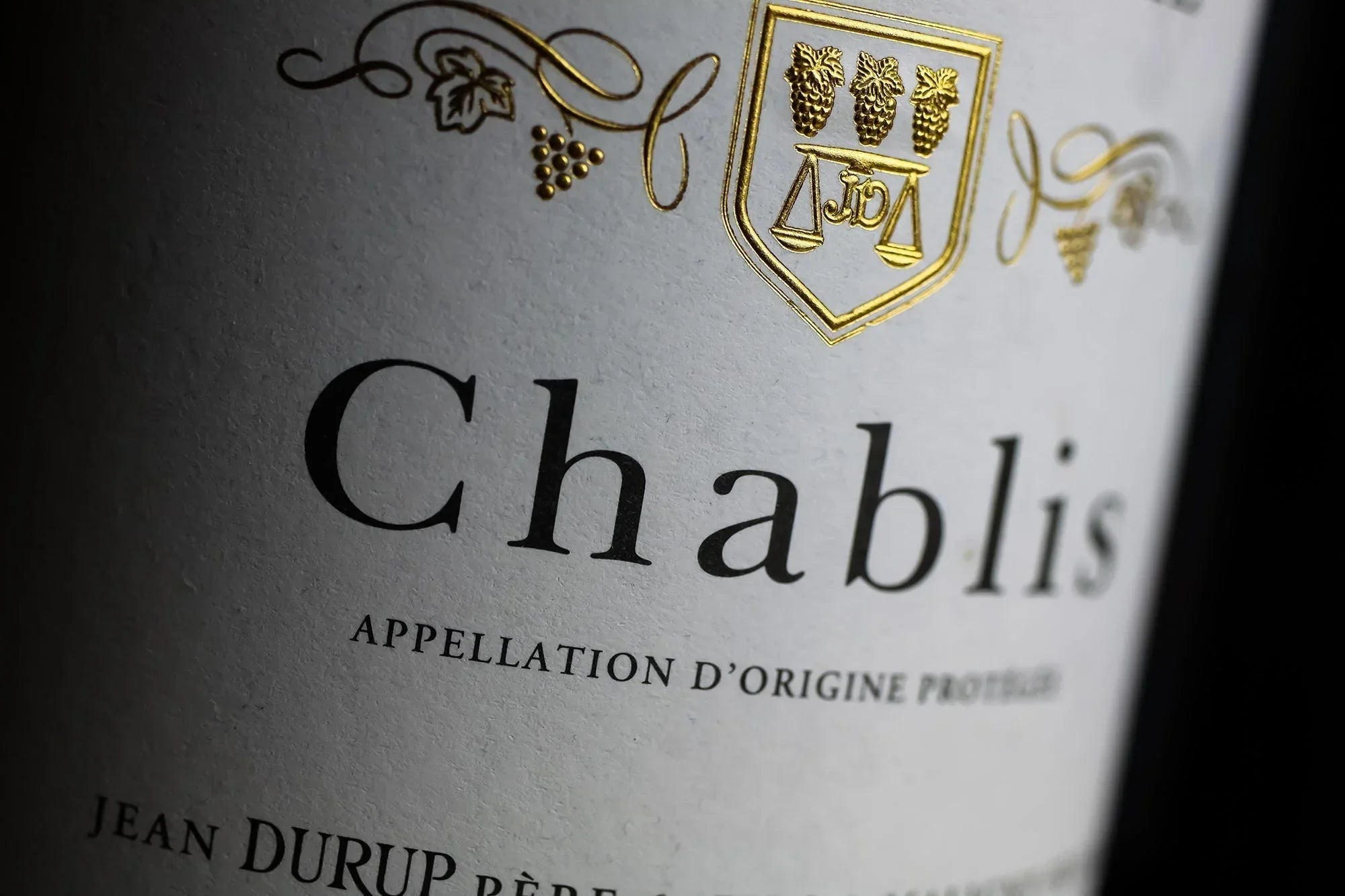 chablis win regions guide - wine label